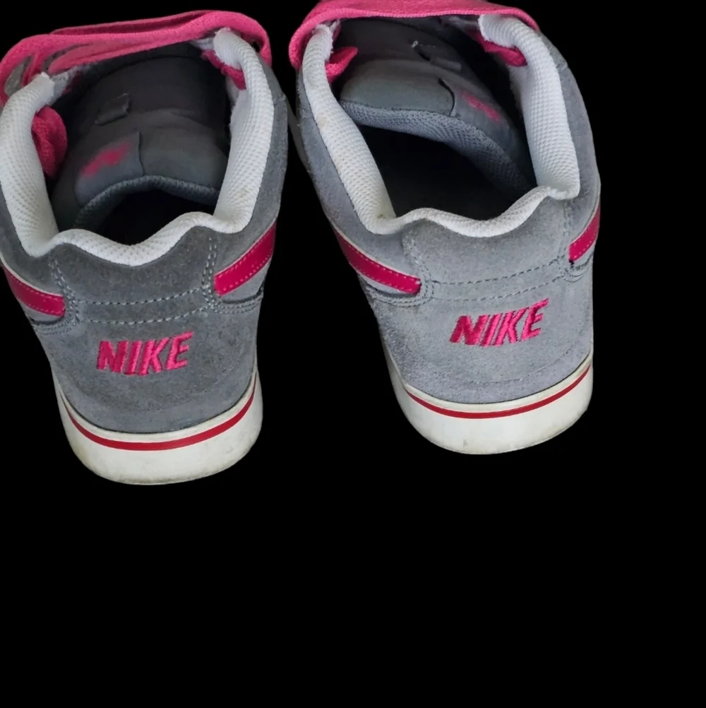 Nike Shoes - Picture 5 of 5